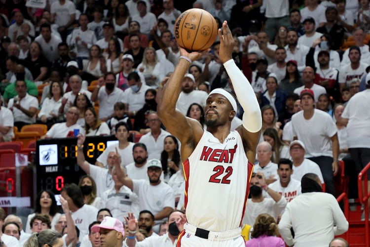  高管談截止日：只有馬威讓我驚訝 獨(dú)行俠劍指現(xiàn)在卻沒后續(xù)操作？