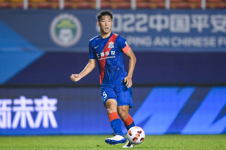  記者：朱辰杰不能完整合練出戰(zhàn)可能性不大，王世龍可能首次首發(fā)