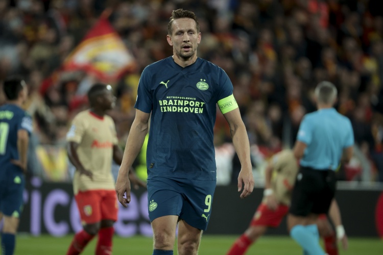  盧克-德容：我們本賽季歐冠表現(xiàn)出色，但阿森納實(shí)在太強(qiáng)了