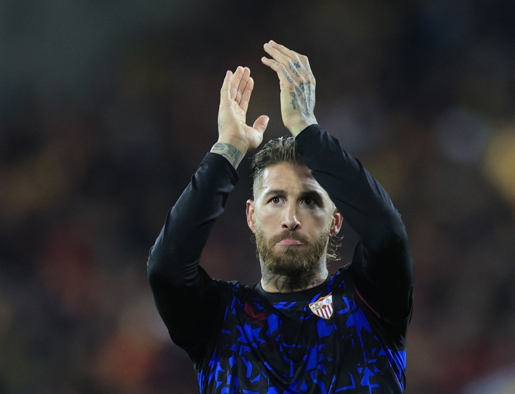  是否認(rèn)為自己是歷史最佳后衛(wèi)？拉莫斯：每個(gè)人都有自己的意見