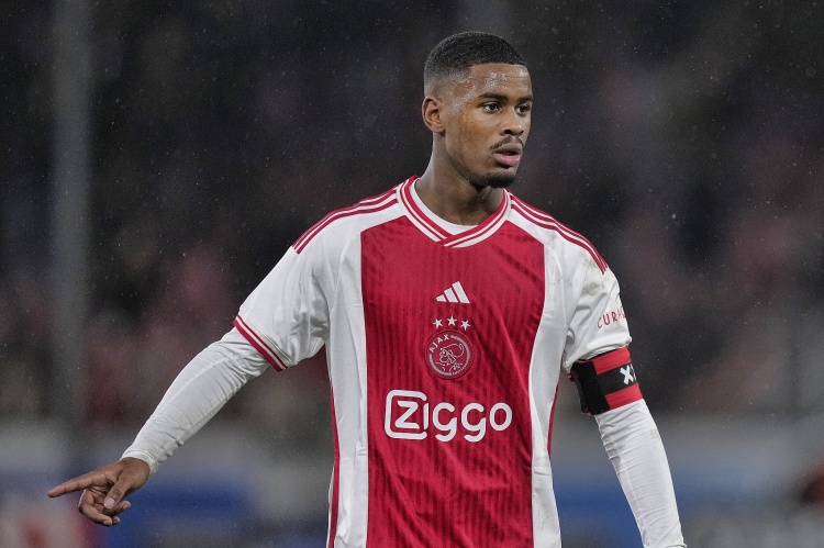  英媒：利物浦有意阿賈克斯18歲后衛(wèi)哈托，已現(xiàn)場(chǎng)考察球員