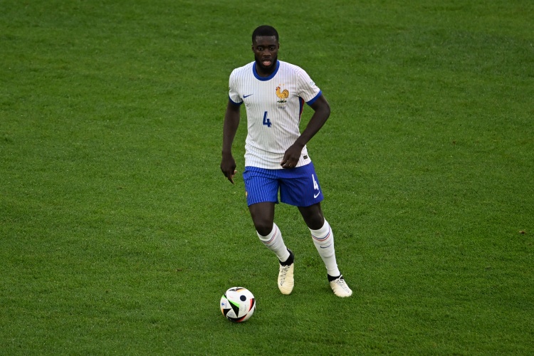  不可或缺？于帕首發(fā)時(shí)法國(guó)近17場(chǎng)14次零封，反之近10場(chǎng)都有丟球