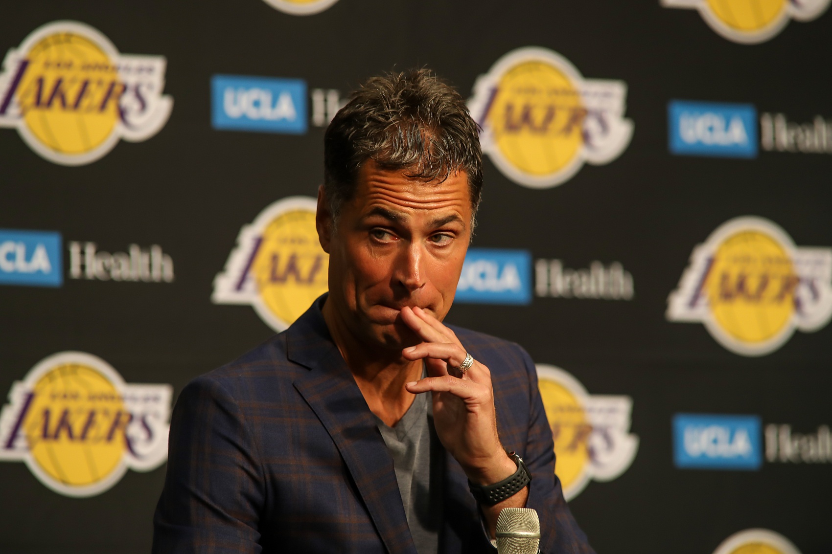  蘇群：湖人敗給公牛&魔術(shù)的方式一模一樣 球隊內(nèi)線遭遇空前危機