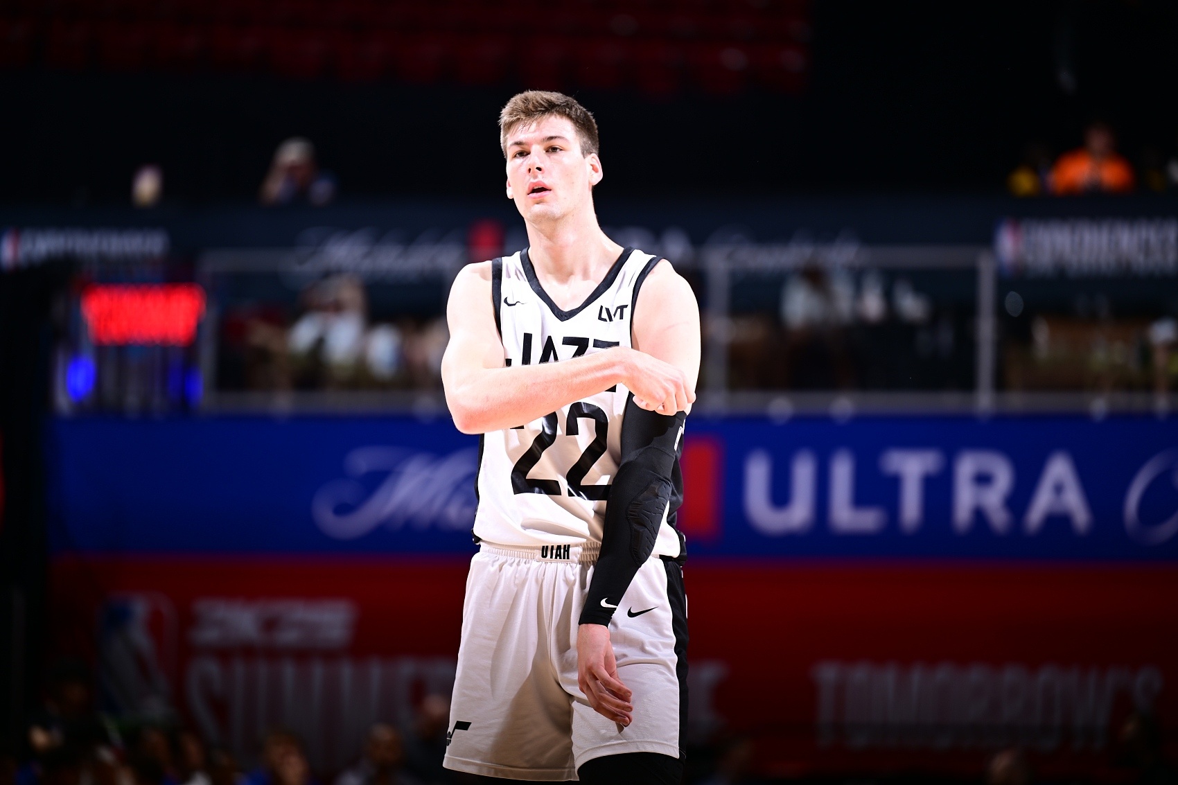  打得不錯(cuò)！新秀菲利波夫斯基17中10拿到23分13板 連續(xù)兩場(chǎng)20+