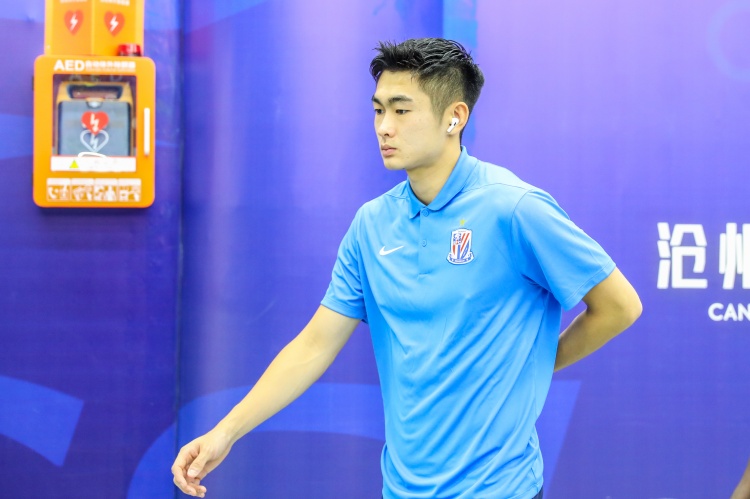  記者：朱辰杰、路易斯隨申花前往鄭州 陳晉一未隨隊