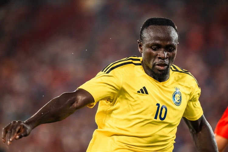  記者：利雅得勝利明日啟程前往客場，馬內(nèi)和拉波爾特因傷缺席