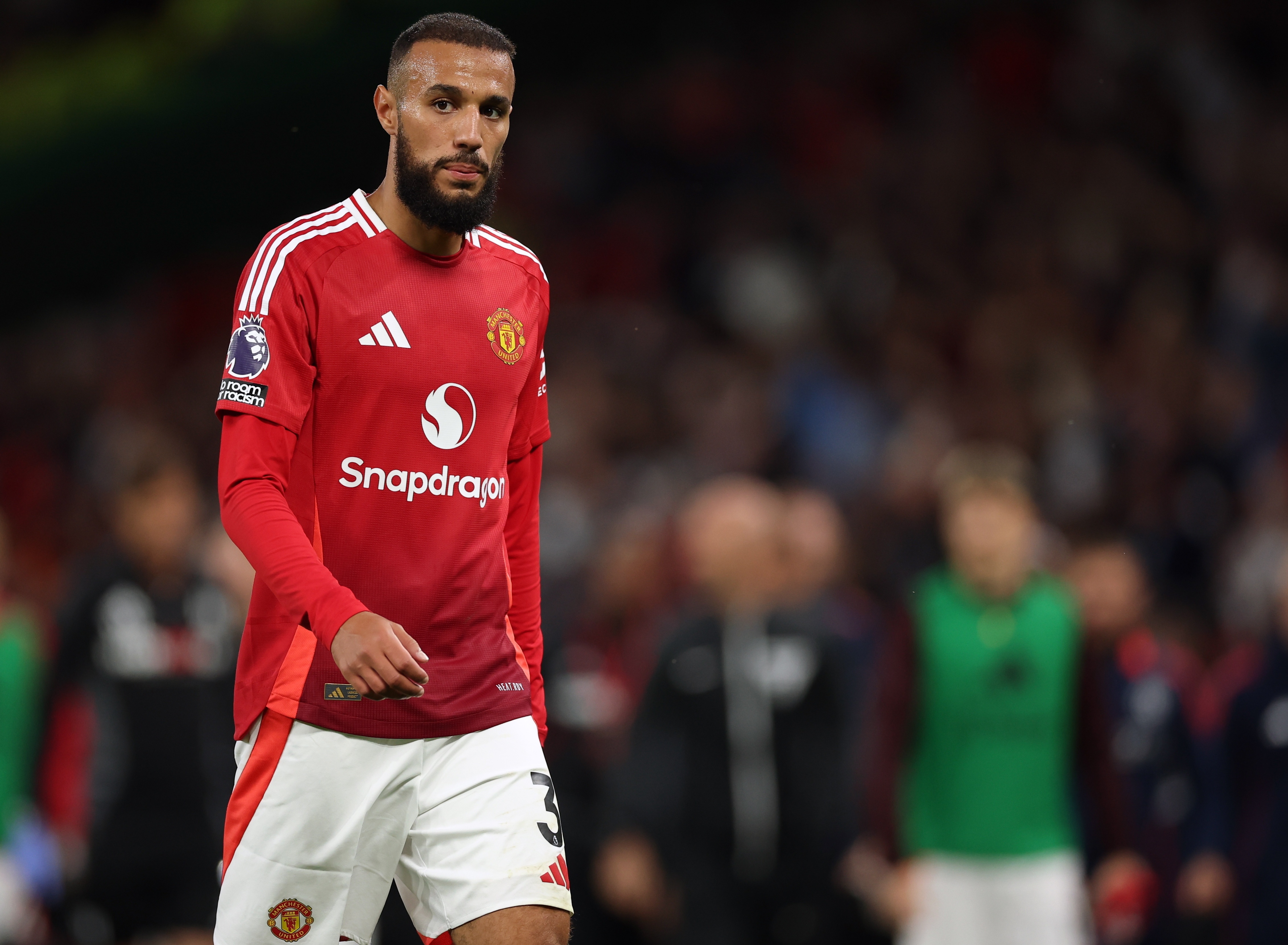  記者：馬茲拉維、林德洛夫、烏加特未參加曼聯(lián)今日訓(xùn)練