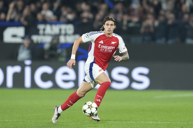  卡拉菲奧里：塔帥去年發(fā)我家人照片給我，說服我加盟阿森納