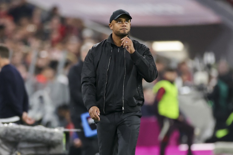  圖片報：孔帕尼取消了拜仁歐冠賽后的休息，全隊繼續(xù)備戰(zhàn)藥廠