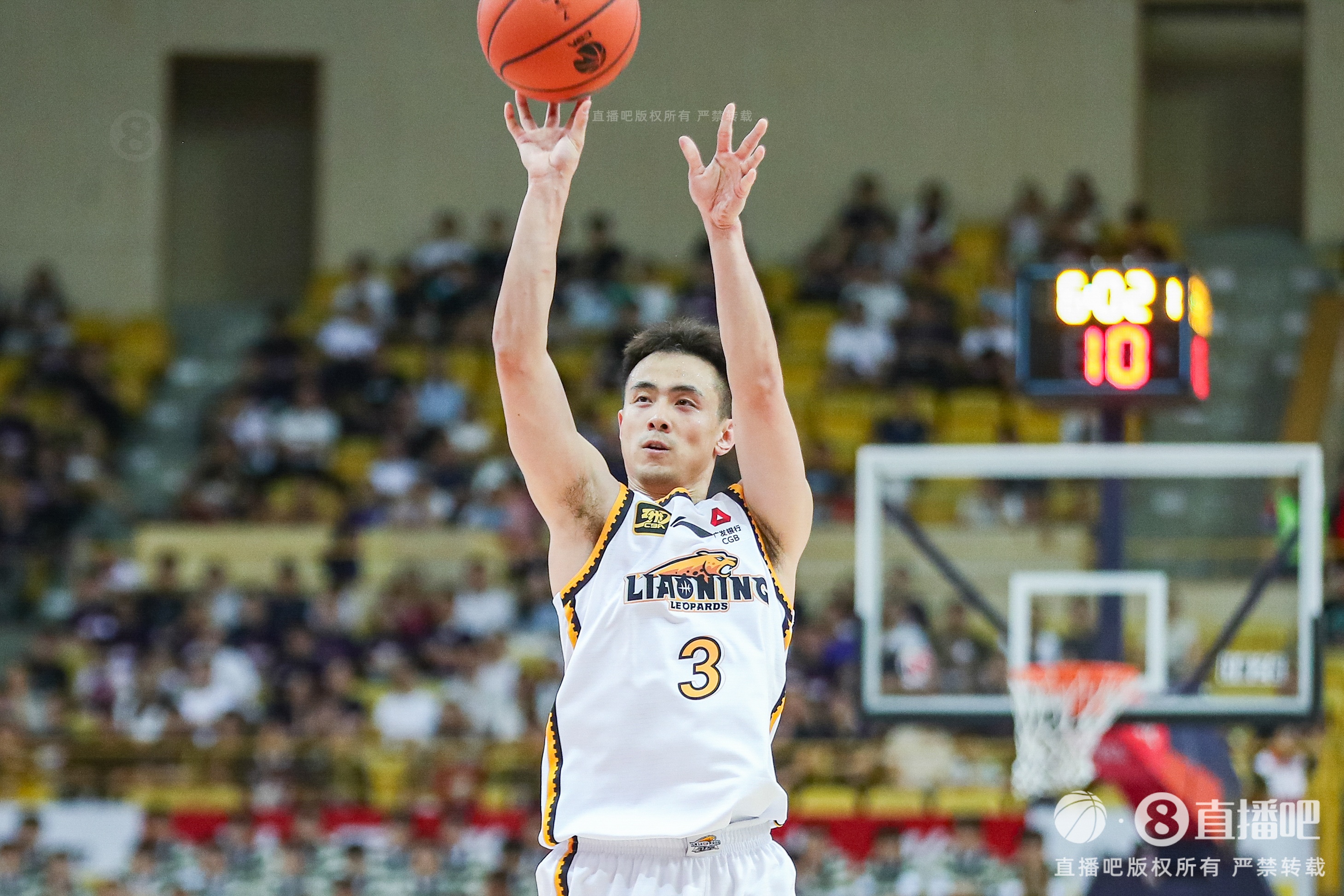  核心控衛(wèi)！趙繼偉12中6得15分6板 送出13助串聯(lián)全隊