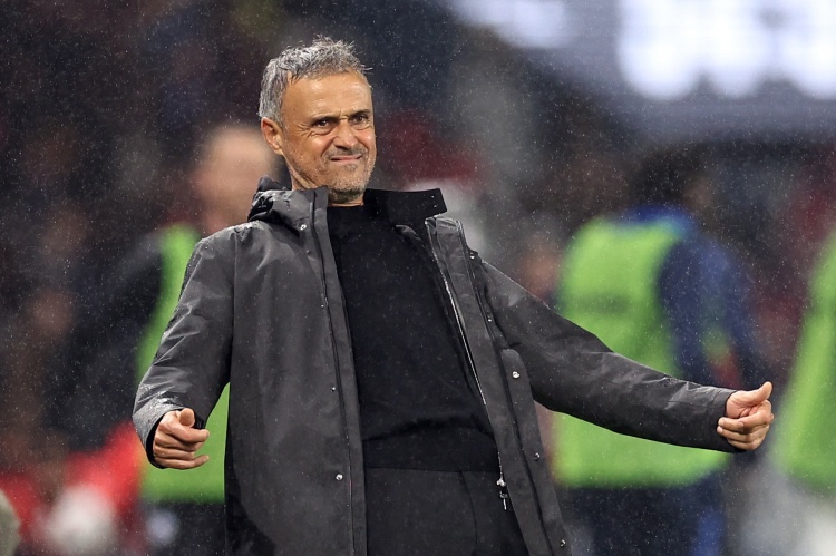  法甲連續(xù)4場對陣里昂至少打進3球，巴黎是歷史首隊