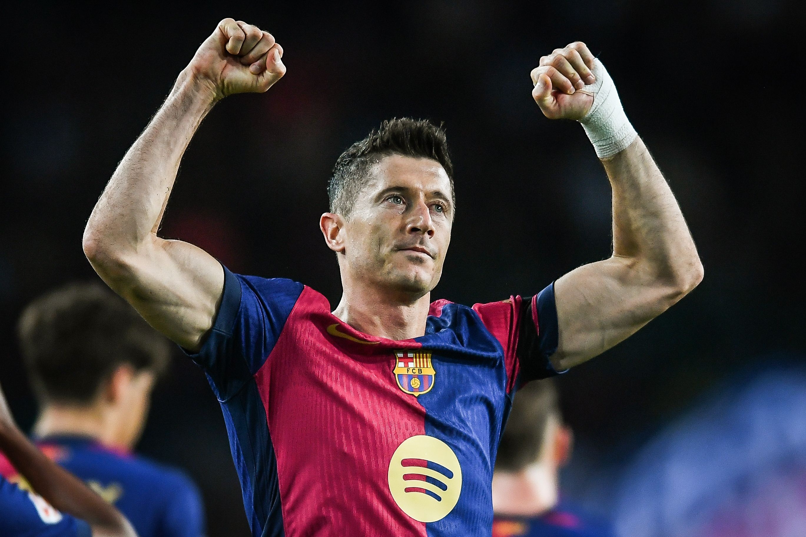  職業(yè)生涯進球榜：萊萬706球追平普斯卡什并列第6，C羅925球居首