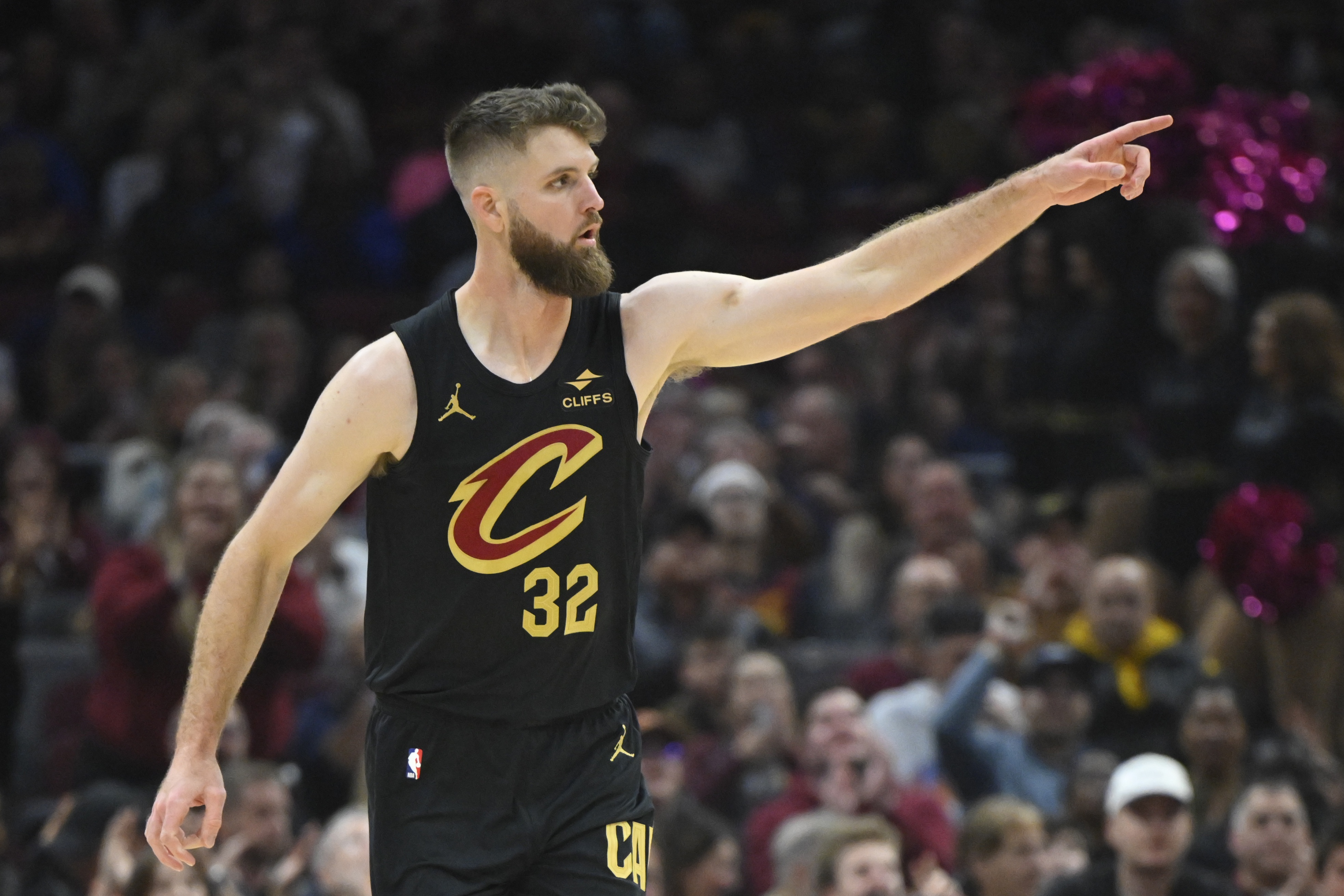  歡迎回歸！迪恩-韋德復出首戰(zhàn)2中1得2分2板2助 正負值為+11