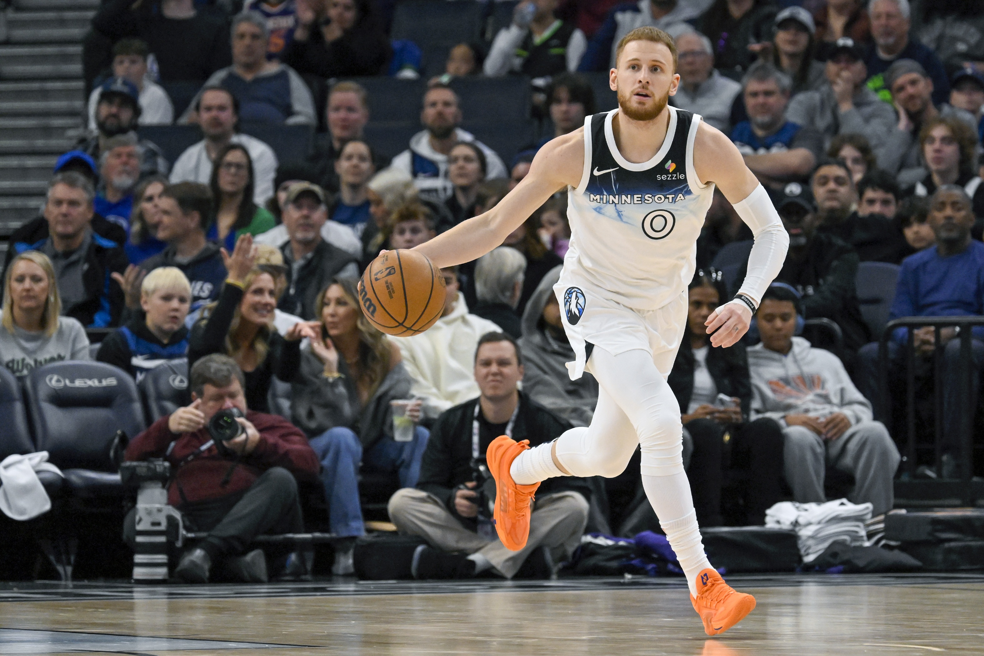  打得還可以！迪文岑佐5記三分拿下19分3板3助2斷