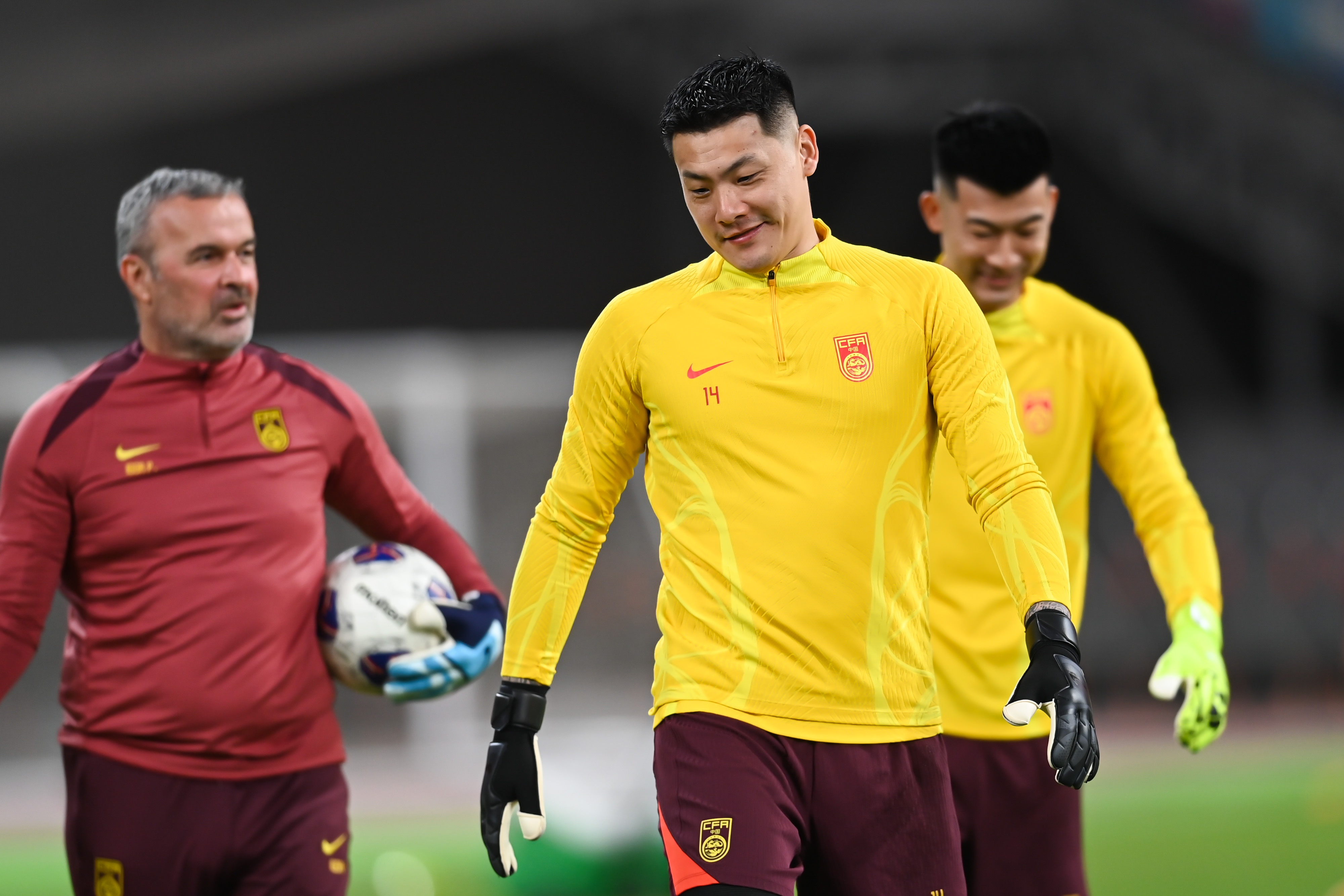  北青體育：足協(xié)領(lǐng)導為國足送鼓勵；“拿分回家”是西征最低目標