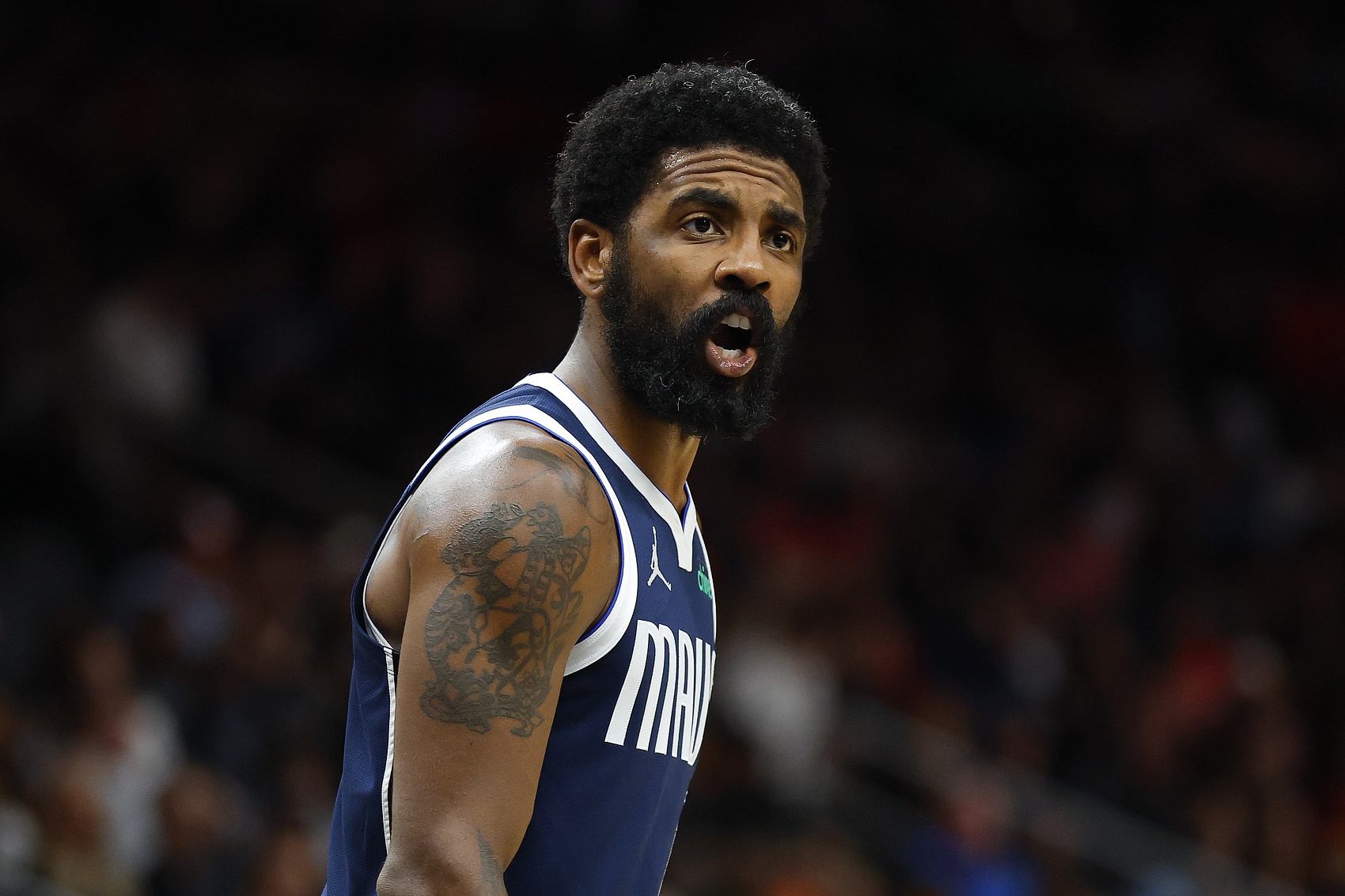  左膝十字韌帶撕裂！樂福：這對于歐文是毀滅性的 祝你早日康復