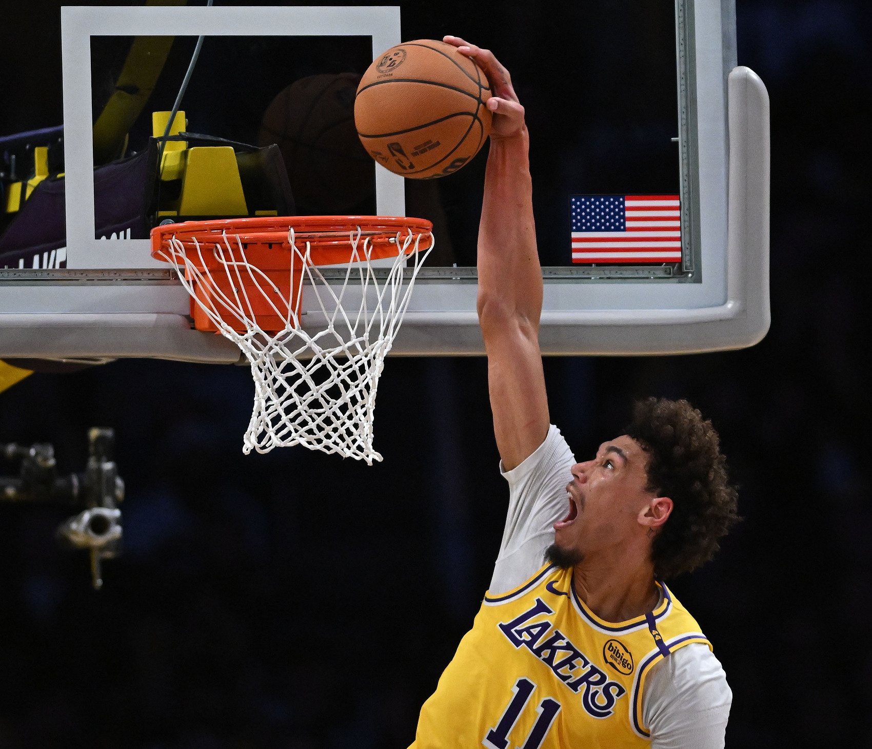  馬威來不了？湖人現(xiàn)有4名中鋒 海斯伍德領(lǐng)銜&杰米森科洛克皆雙向