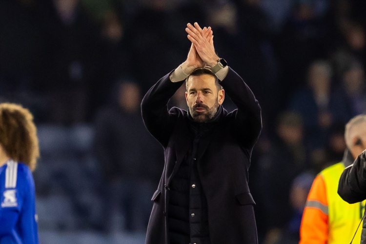  范尼談阿森納：03年對阿森納射失點(diǎn)球令我很痛苦，還好04年進(jìn)了