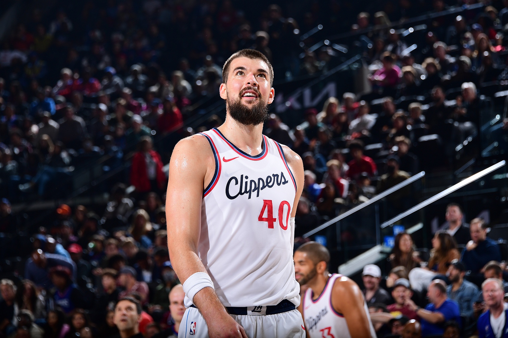  穩(wěn)定拿到兩雙！祖巴茨11中8砍18分15板 另有2助1斷