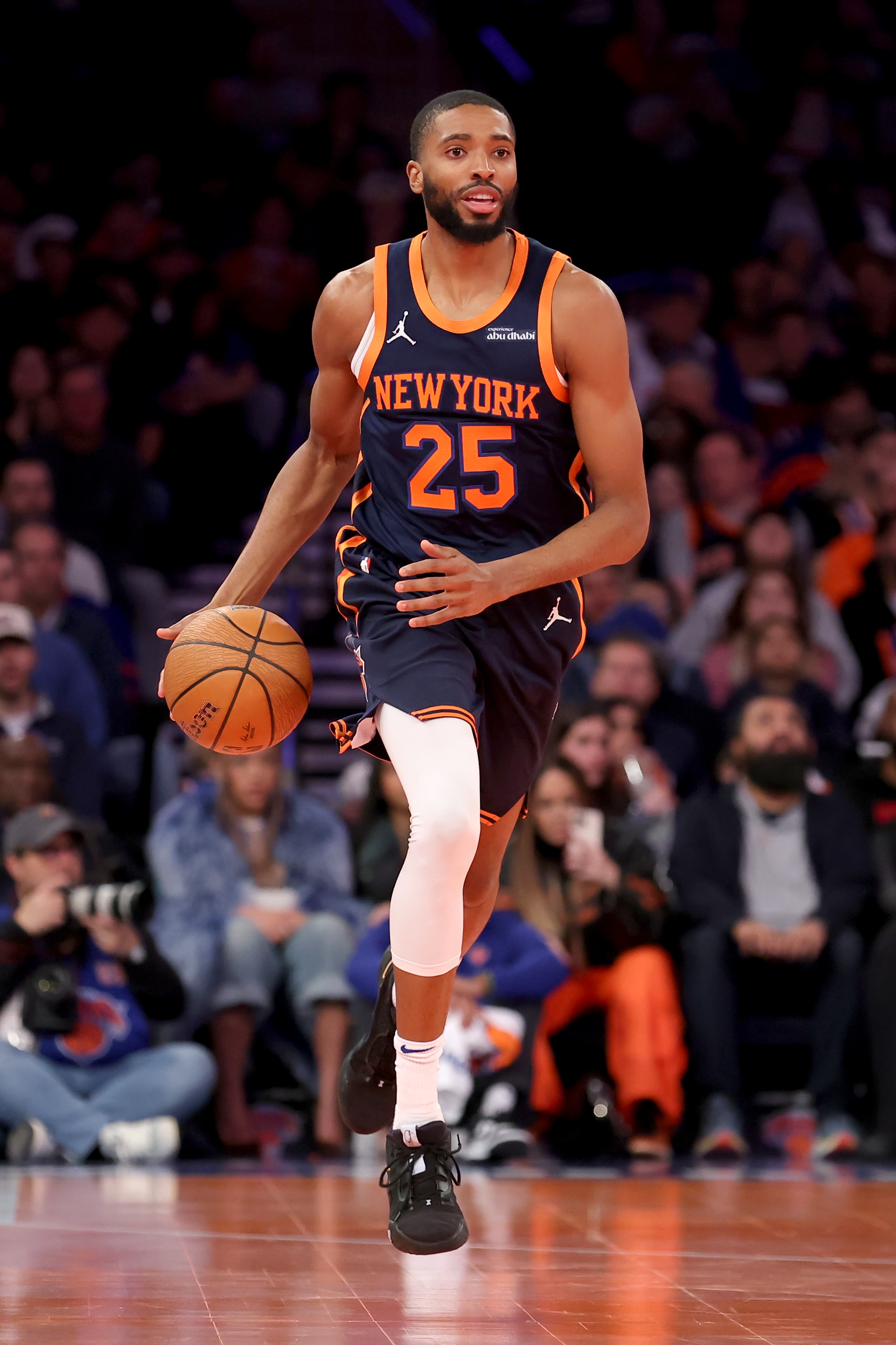  手感火熱！布里奇斯18投12中得到28分2板3助2斷1帽