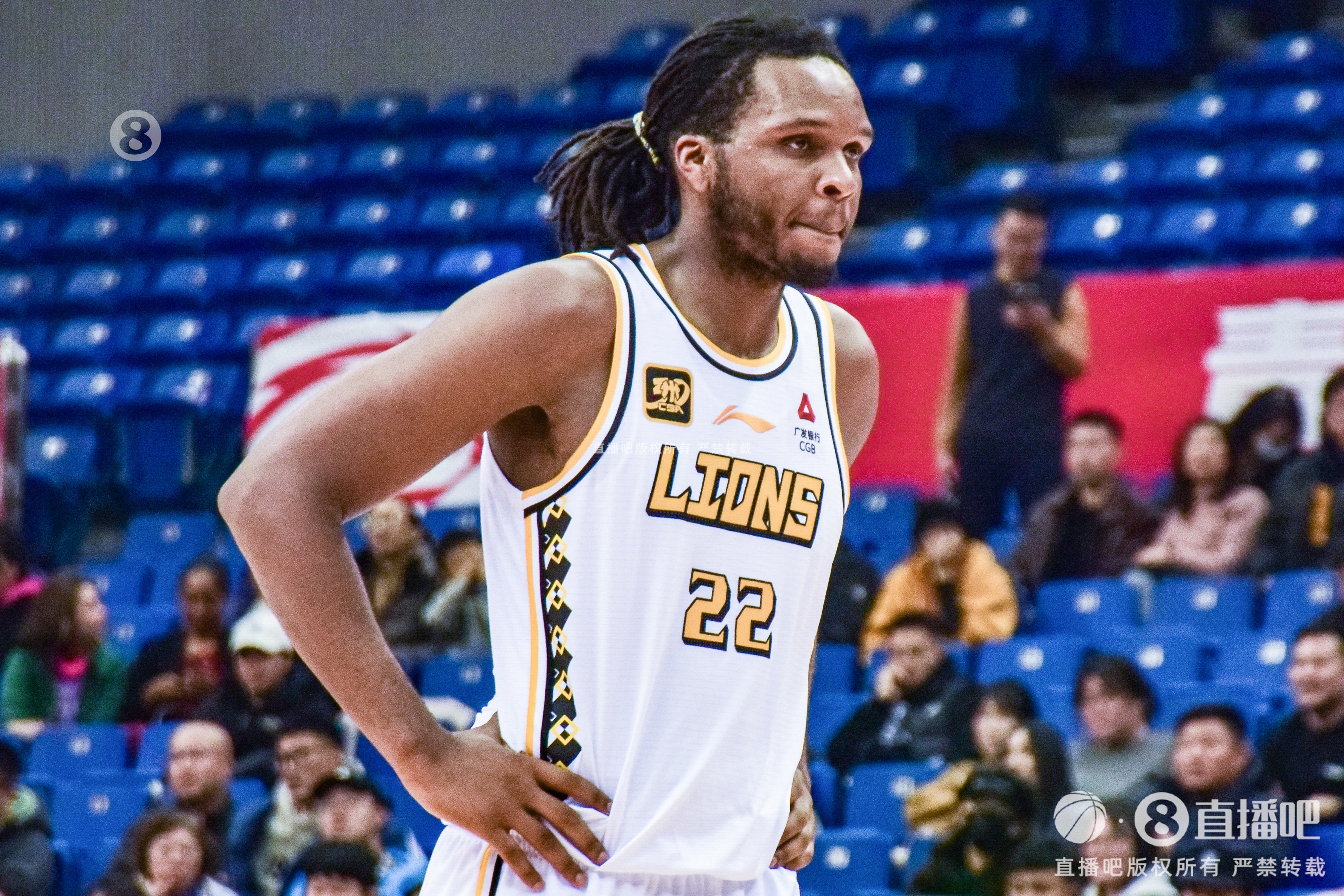  雙外援合計(jì)14罰5中！廣廈半場(chǎng)獲得22罰只有12中 命中率僅54.5%