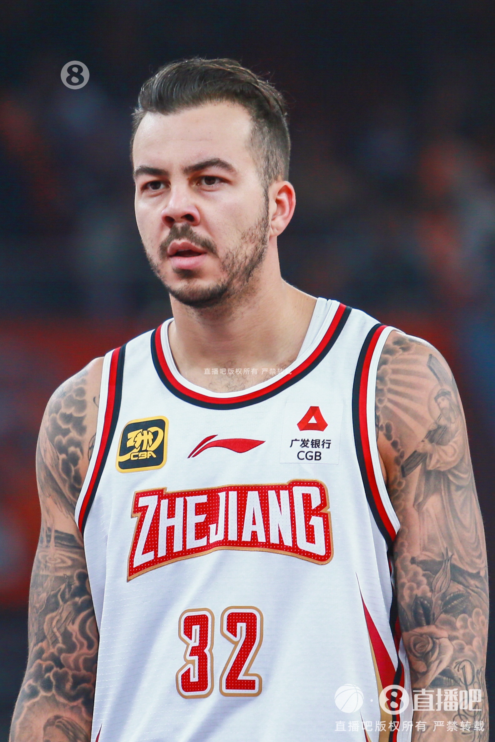  穩(wěn)??！約克半場(chǎng)出戰(zhàn)15分鐘 8中4貢獻(xiàn)12分3籃板3助攻