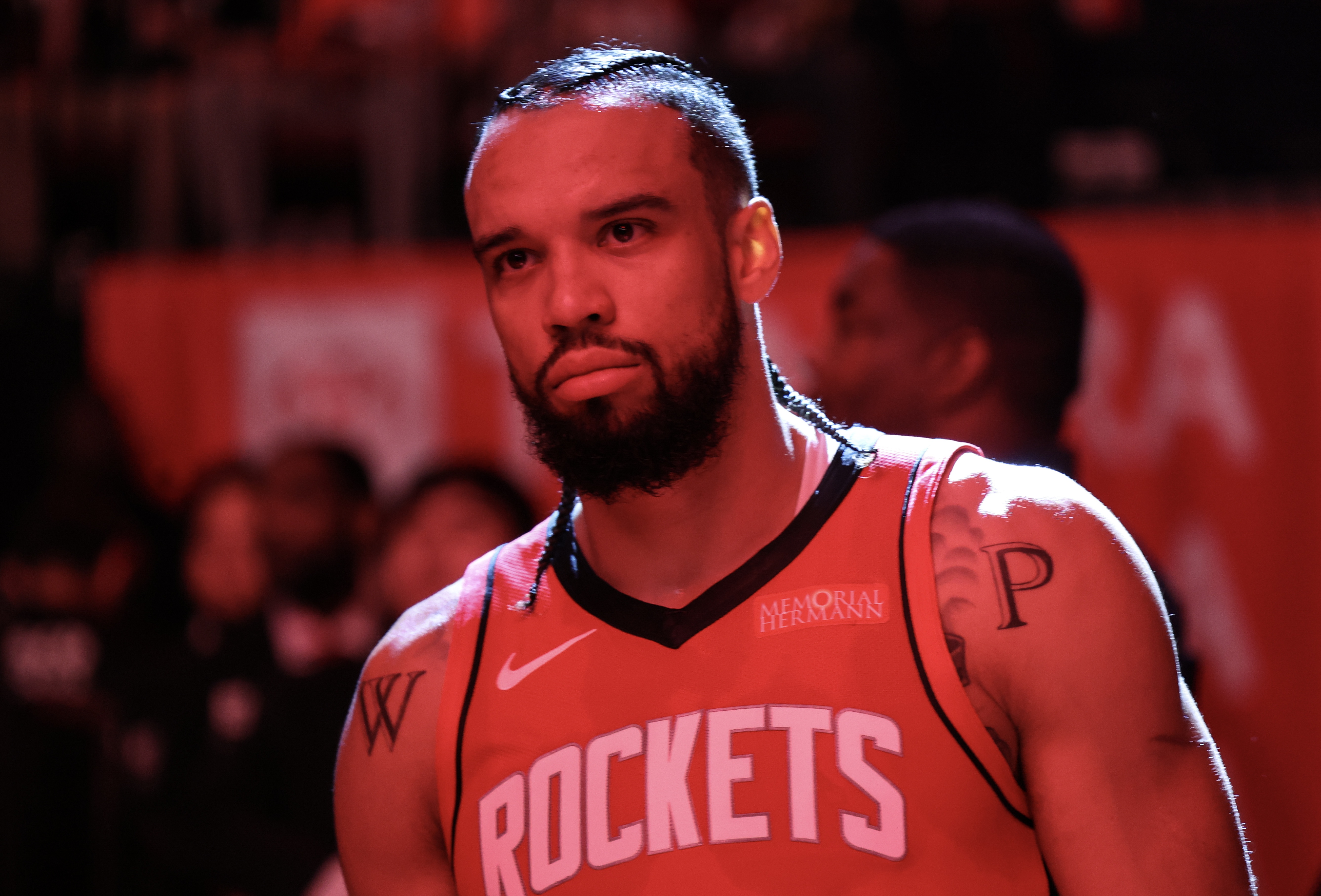  烏度卡：隊員們半場時都開玩笑 感謝狄龍被驅(qū)逐點燃了大家的斗志