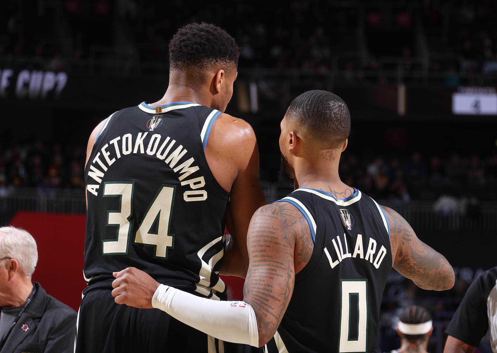  蒂格：利拉德習(xí)慣和傳球?yàn)橄鹊膬?nèi)線合作 而字母哥是得分為先