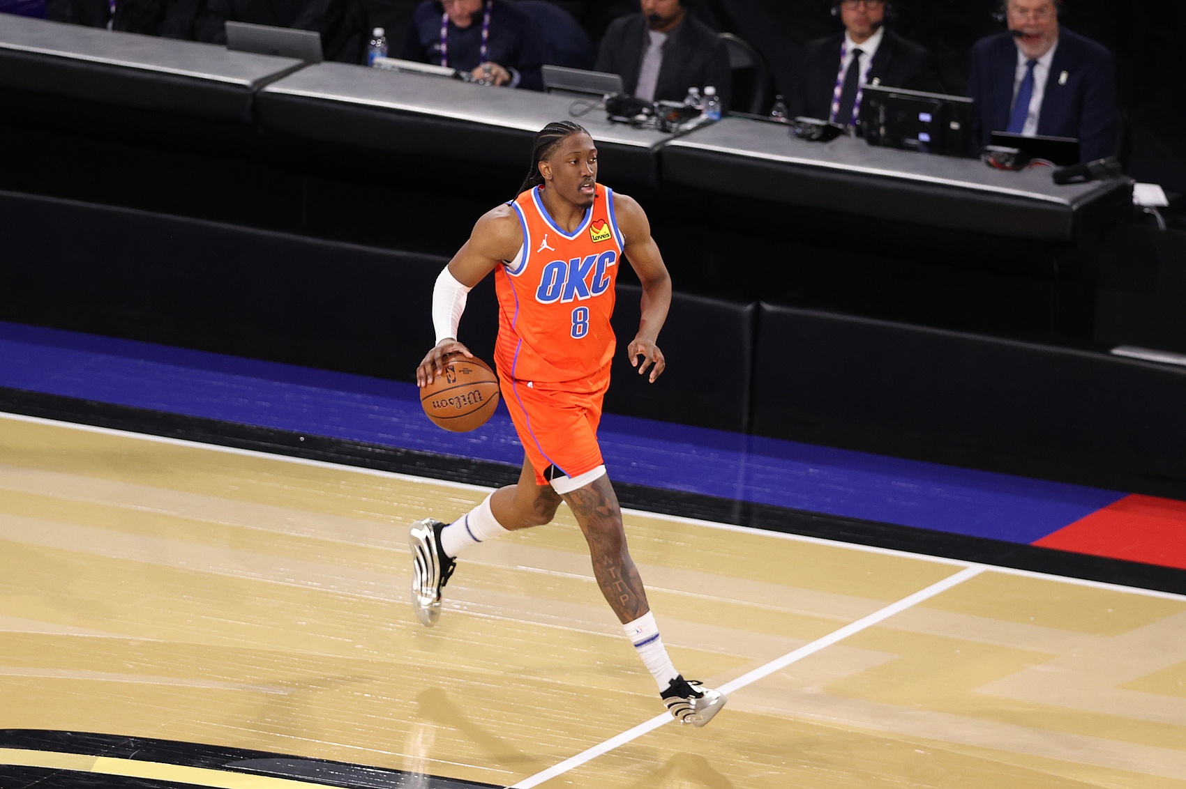  希望無(wú)大礙！杰倫威次節(jié)受傷離場(chǎng)&下半場(chǎng)未打 拿到12分2板6助