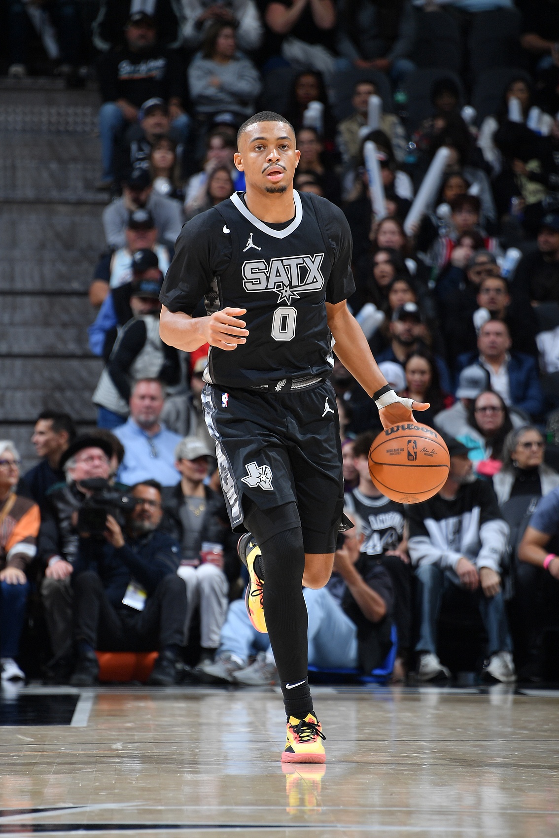  高效替補(bǔ)！凱爾登9投7中&罰球4中4 貢獻(xiàn)18分5板2助