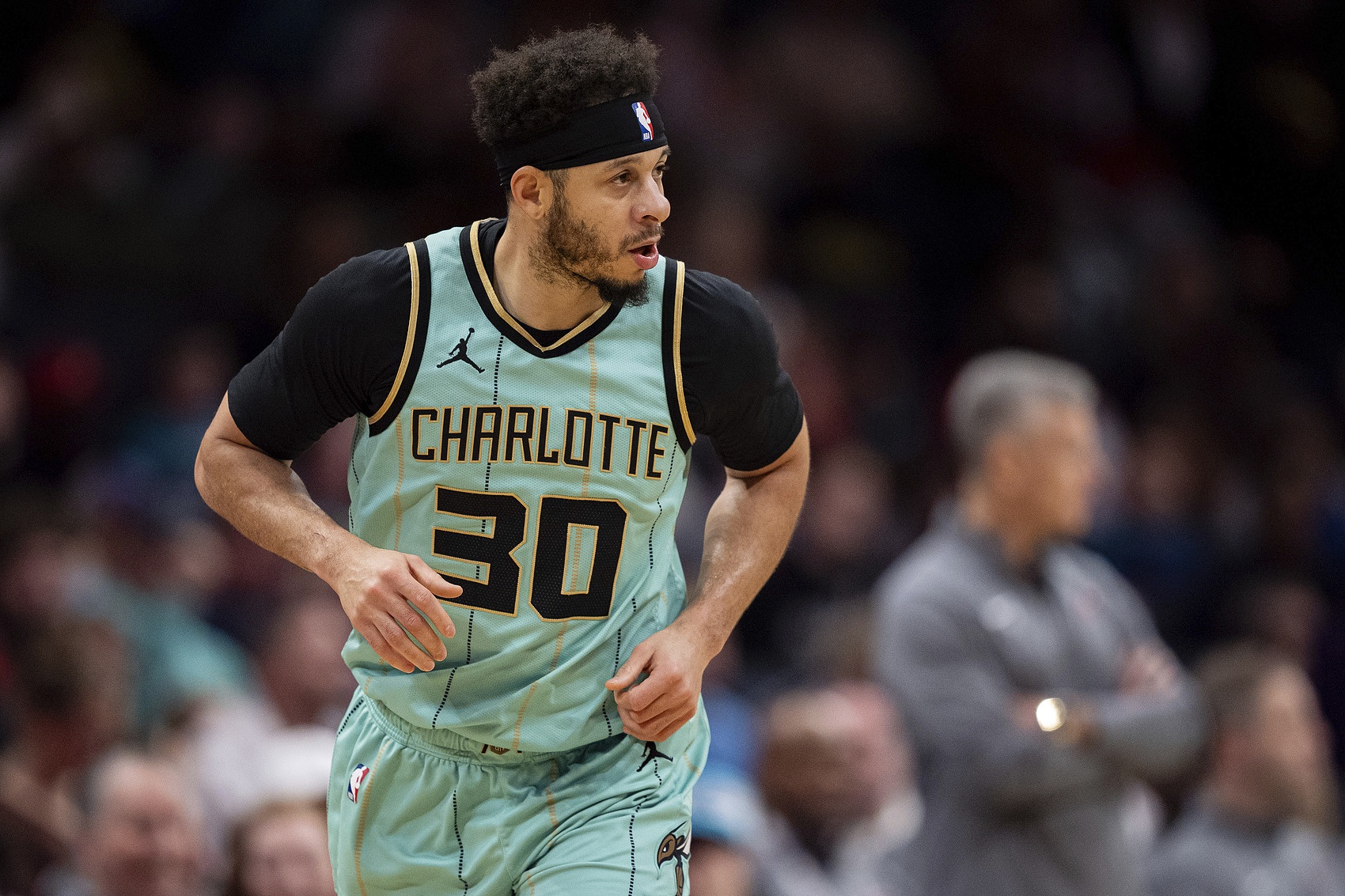  首節(jié)落后24分！小庫(kù)里：我們本可以放棄 但作為團(tuán)隊(duì)一直在拼搏