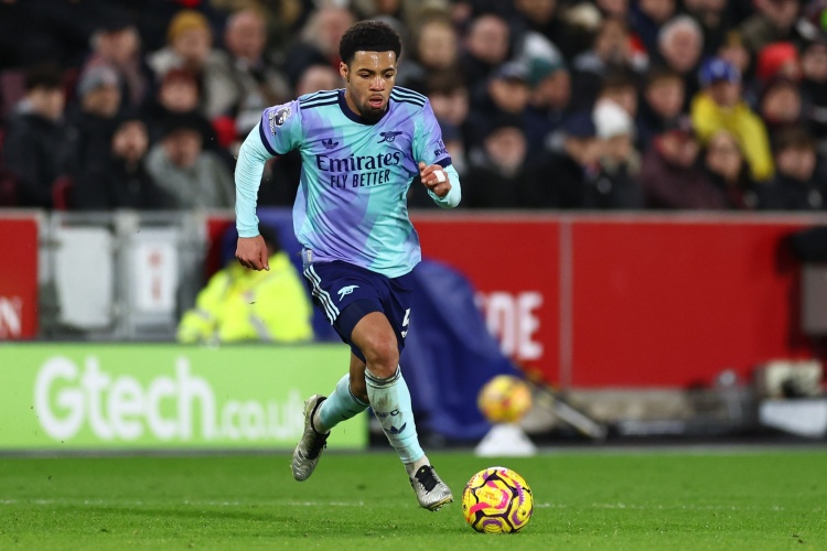  恩瓦內(nèi)里作為英格蘭U18球員在歐冠淘汰賽首發(fā)，此前僅貝林&福登