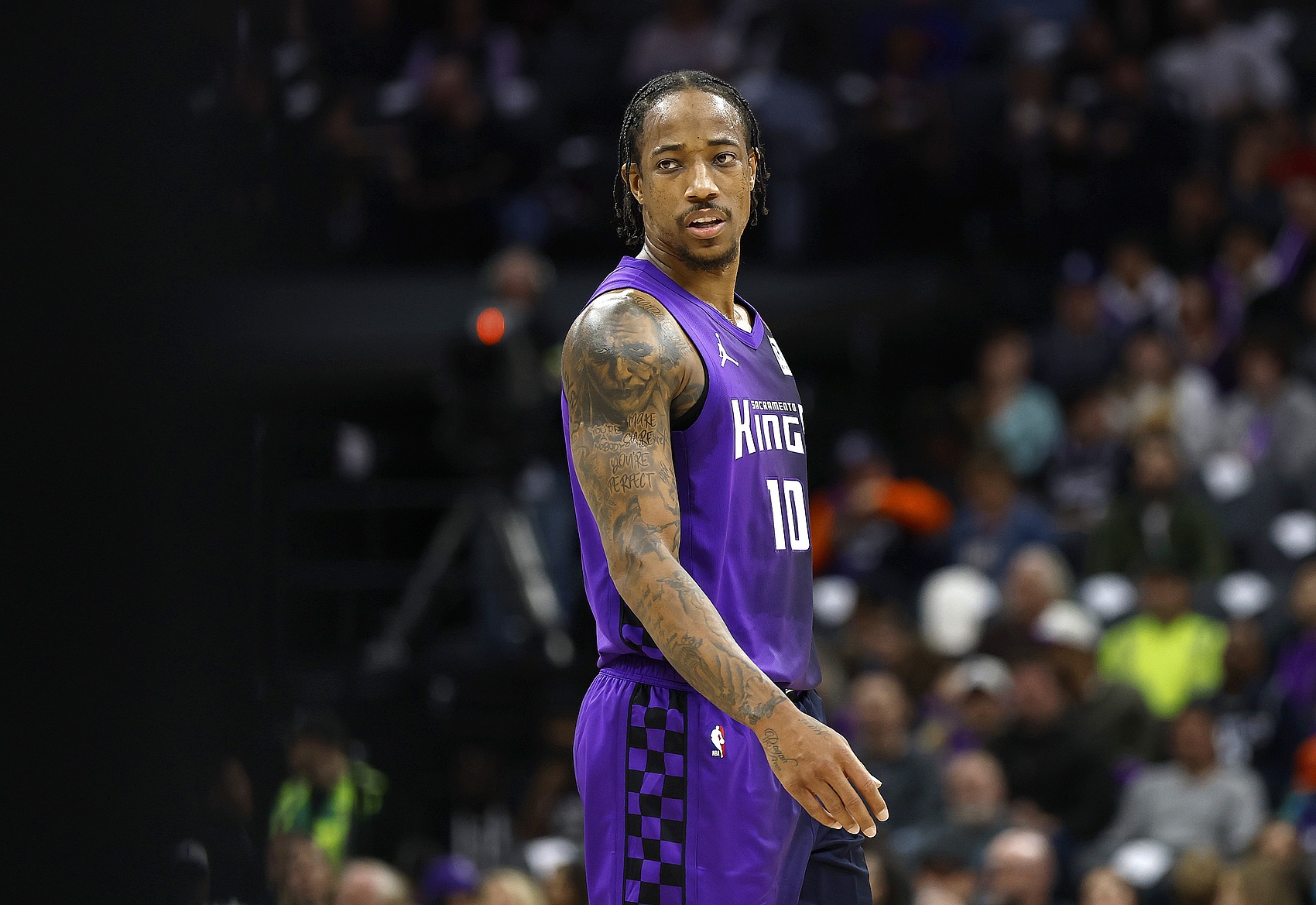  中投在線三分都鐵了！德羅贊18投8中&三分4中0 得到22分2板4助