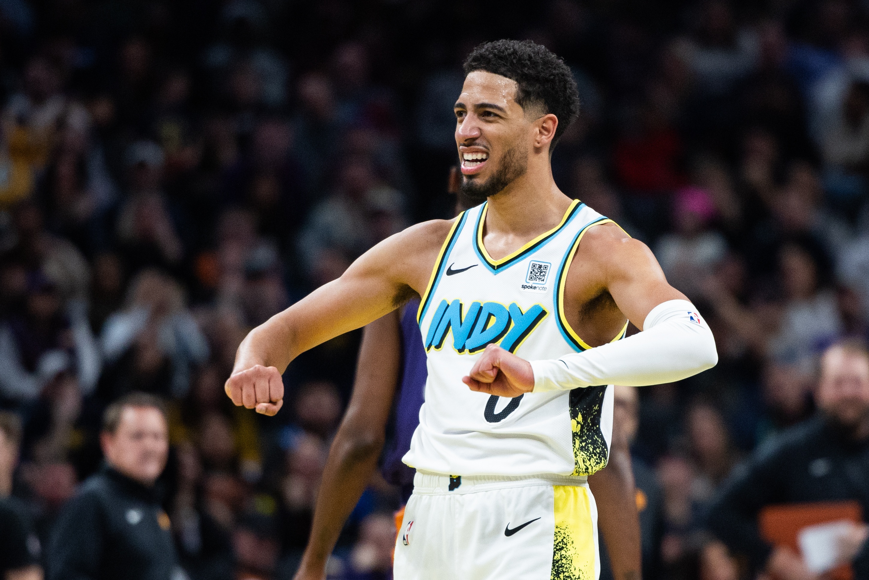  求人不如求己！哈利伯頓13中5拿到14分8助4斷 末節(jié)帶隊(duì)收下比賽