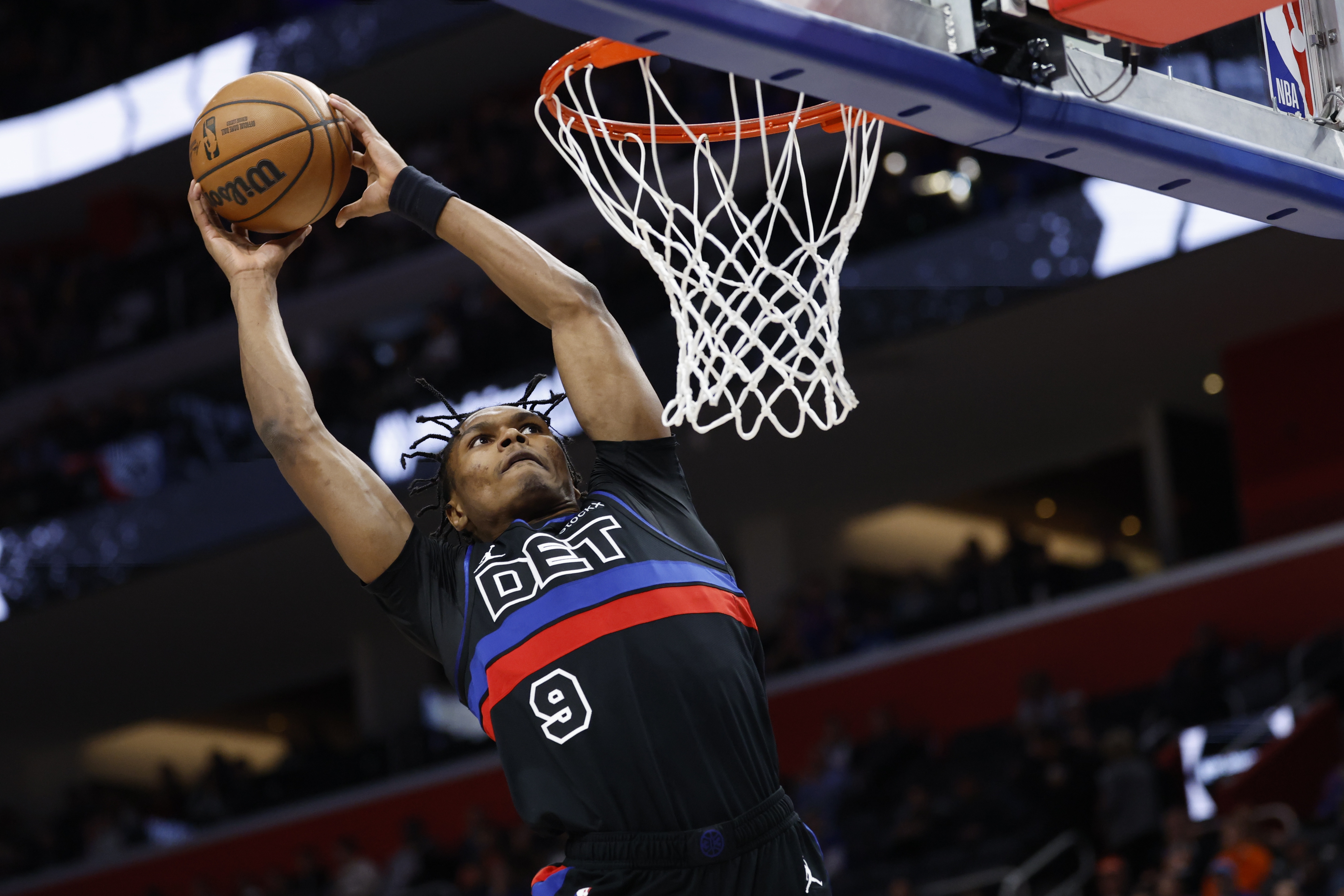  身手全能！奧薩爾半場5中4貢獻11分7板5助1斷 正負值+21