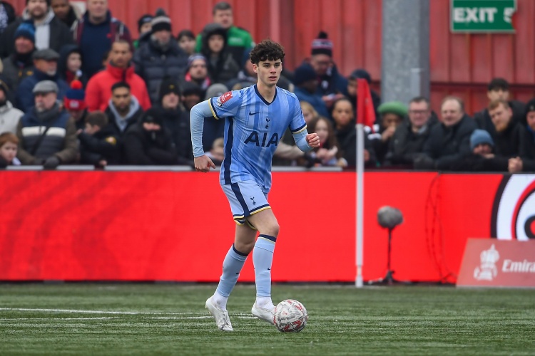  阿奇-格雷19歲前在英超出場(chǎng)20次，熱刺隊(duì)史第二人