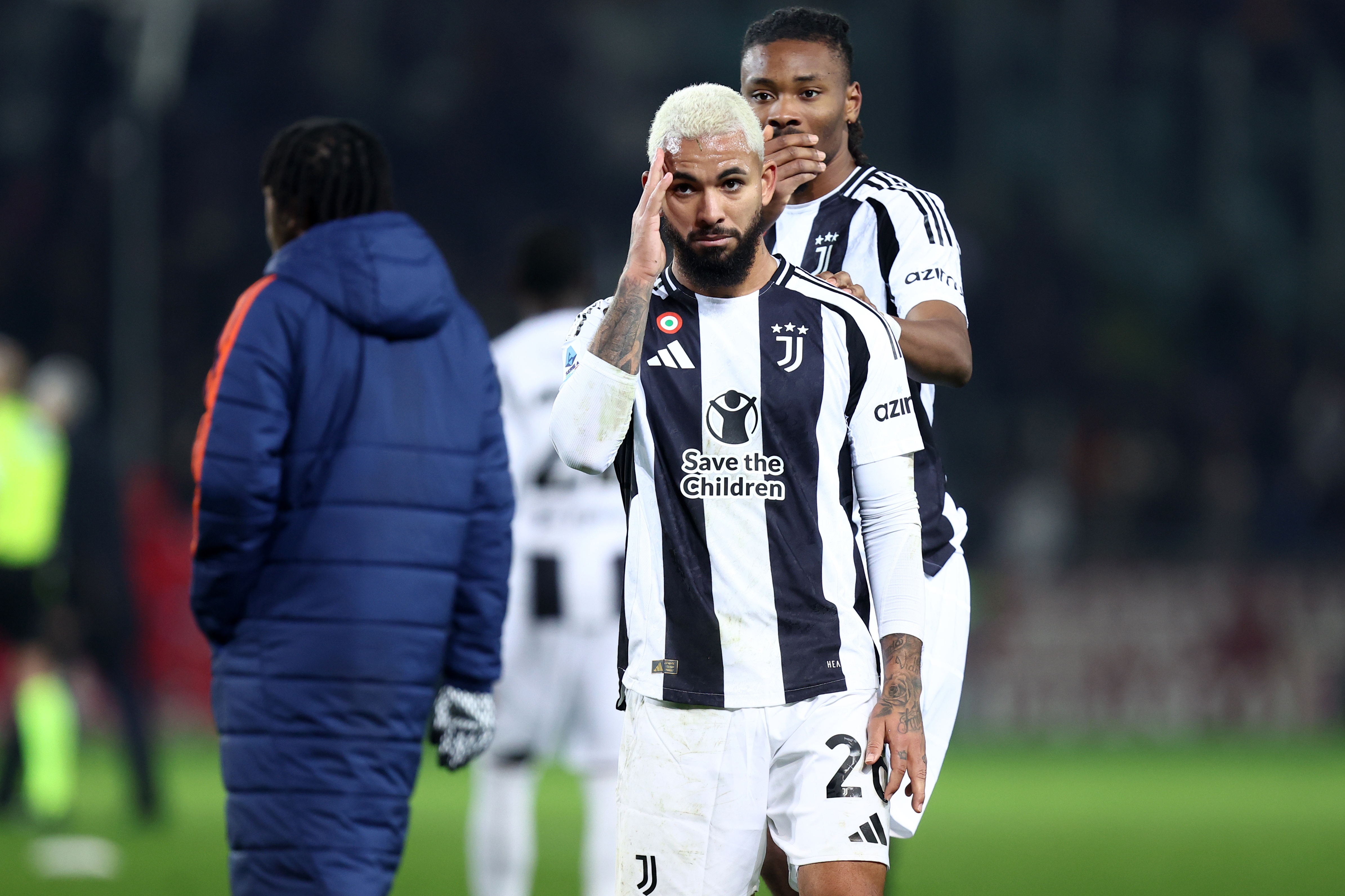  5150萬買！道格拉斯路易斯身價(jià)1年腰斬剩3800萬，22場(chǎng)0球傷病不斷