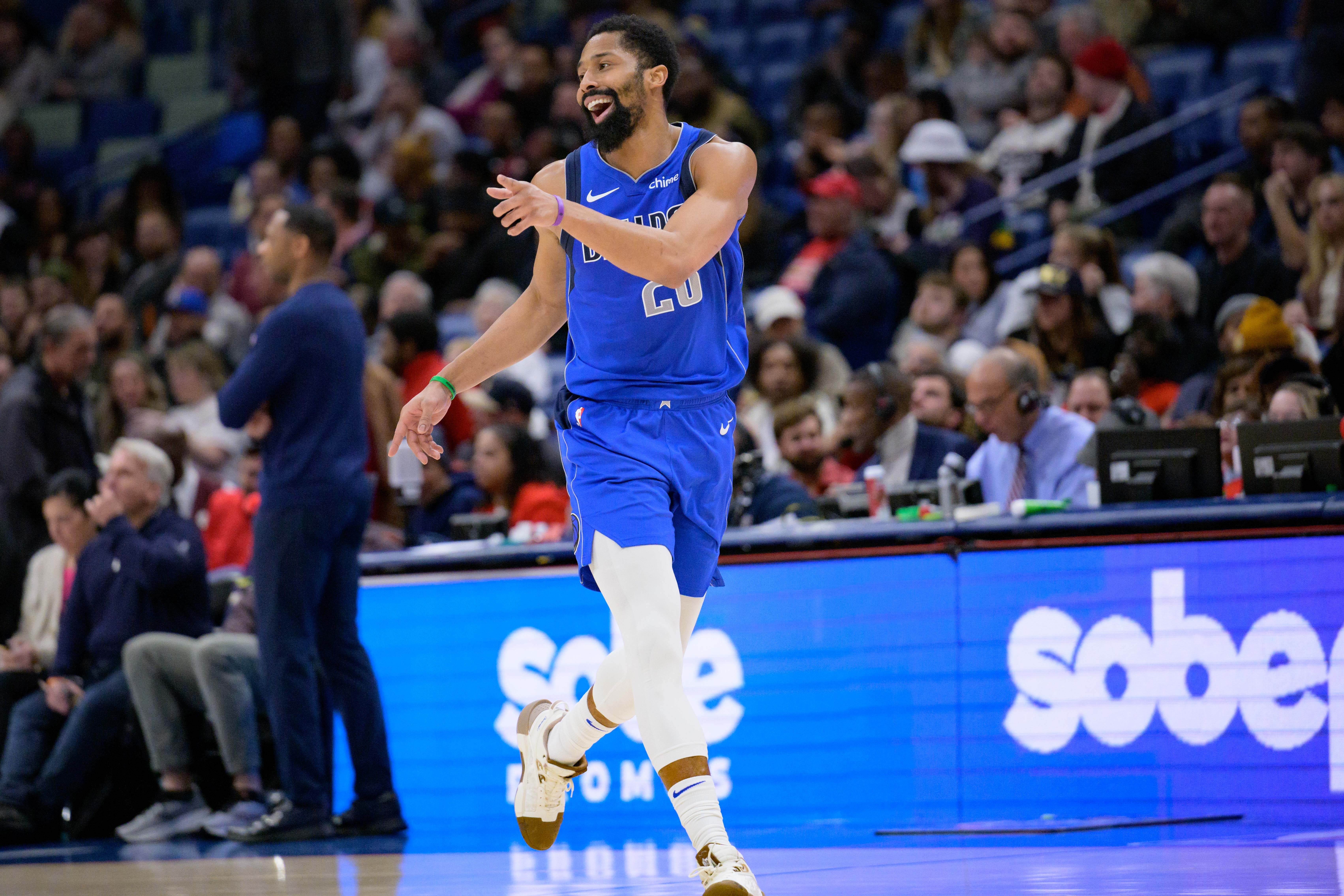  替補(bǔ)高效！丁威迪半場7中5拿到15分1板1助