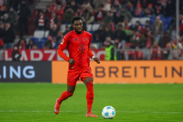  圖片報(bào)：不確定于帕是否將手術(shù) 戴維斯長(zhǎng)期休戰(zhàn)拜仁須付前6周工資