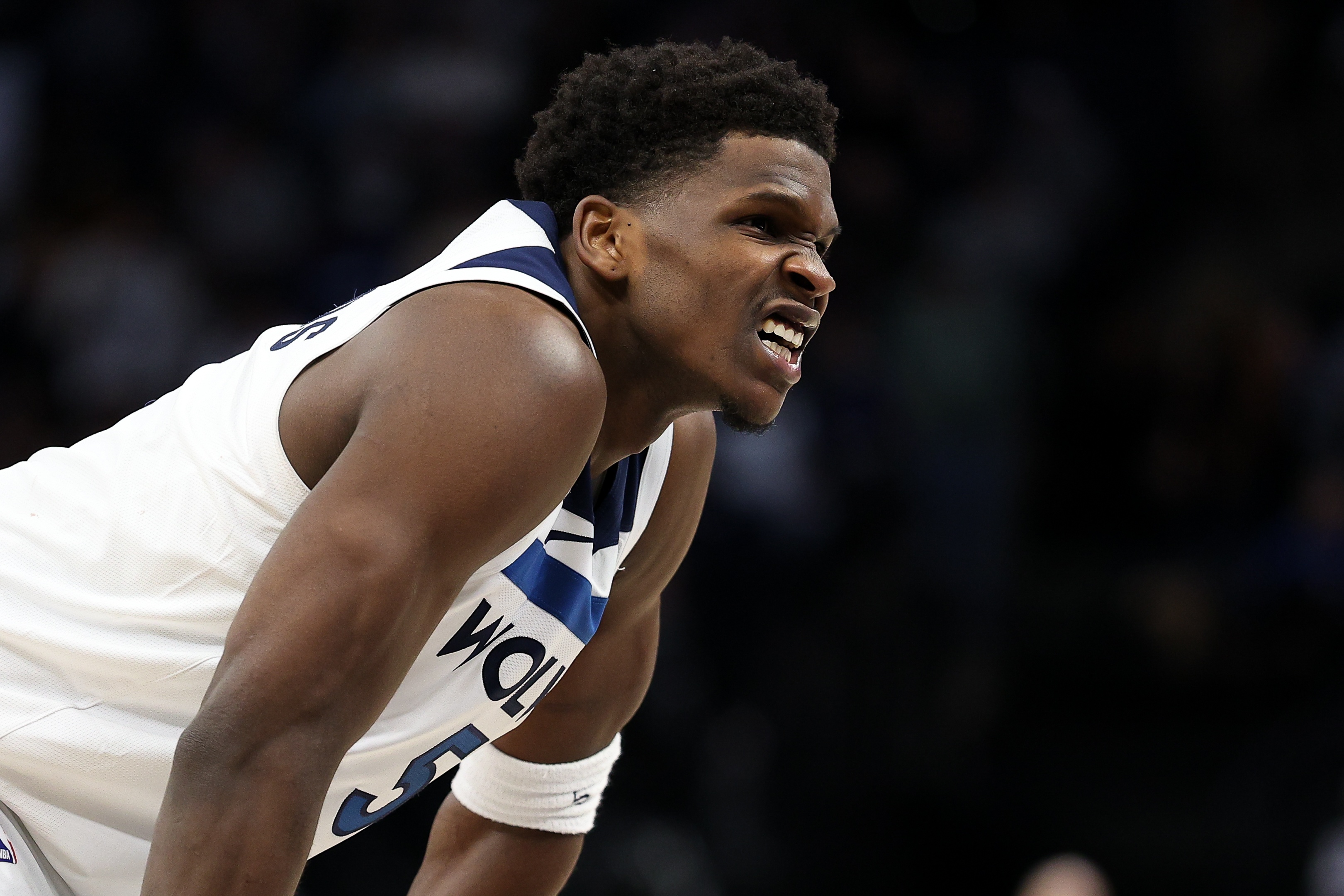  末節(jié)6中1僅3分！愛德華茲32中13空砍37分4板3助