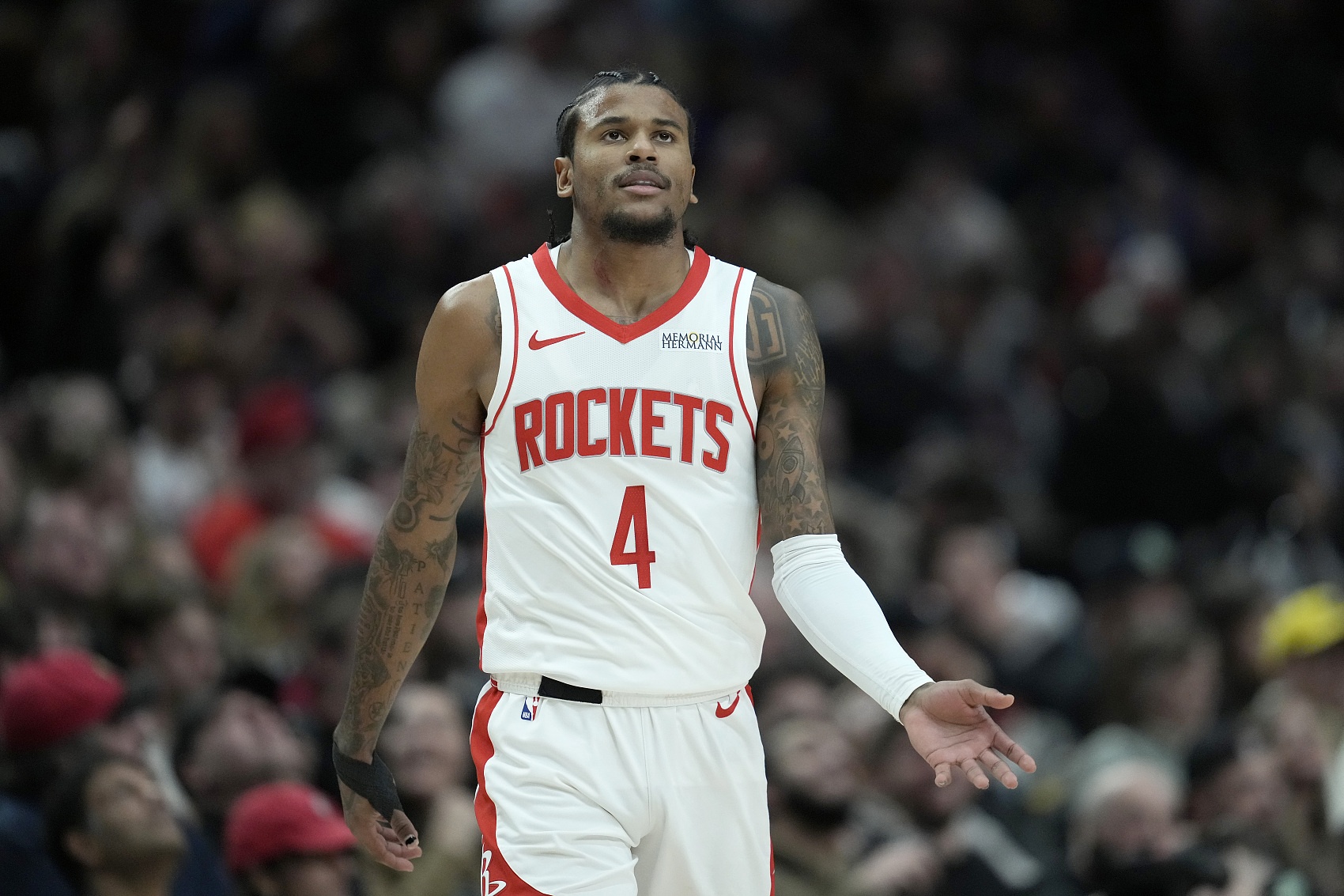  中規(guī)中矩！杰倫-格林21中10拿到24分3板6助1斷