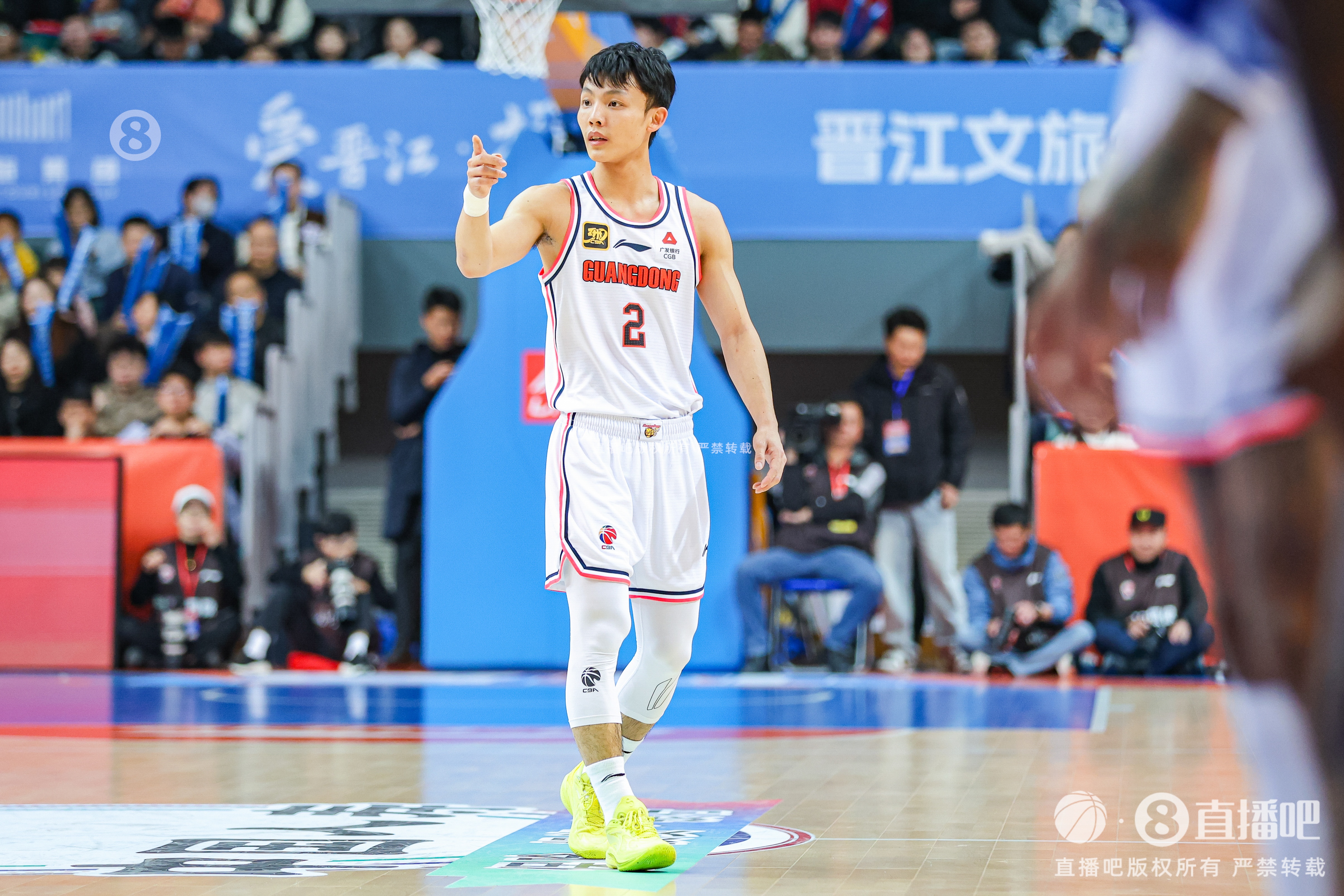  徐杰：身高不是打籃球的唯一標(biāo)準(zhǔn) 努力、勤奮、自律也是天賦