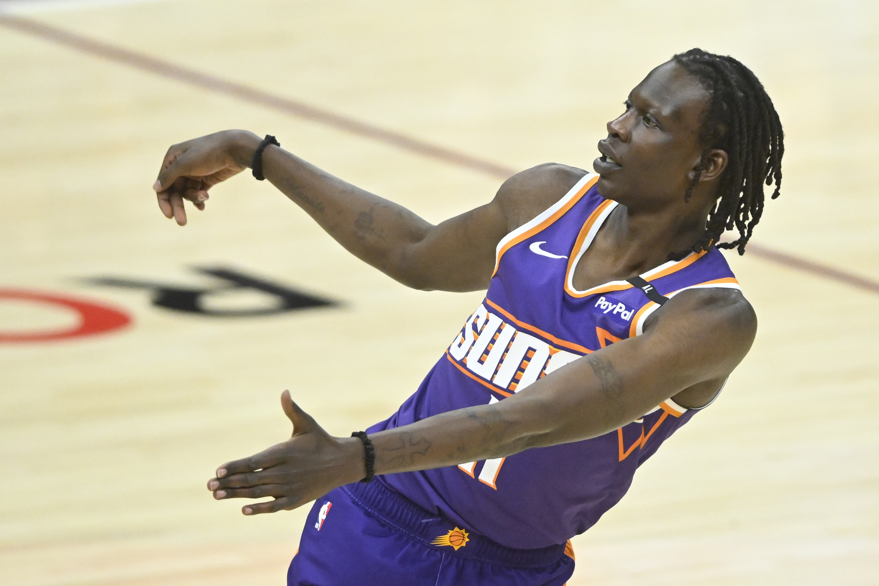  高光！波爾-波爾8中5&三分5中2貢獻12分3板3帽0失誤 正負值+9