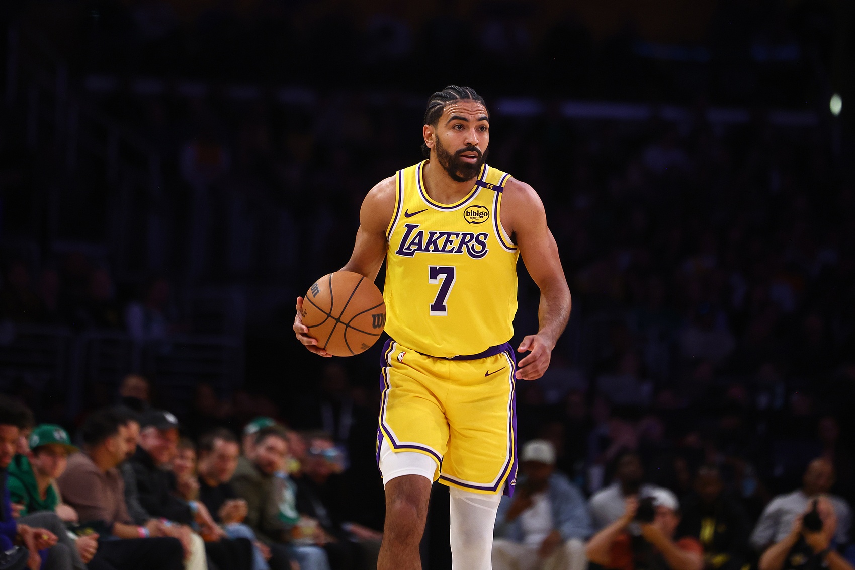  越來越自信！文森特半場兩記不講理三分 8中4貢獻(xiàn)10分5助攻