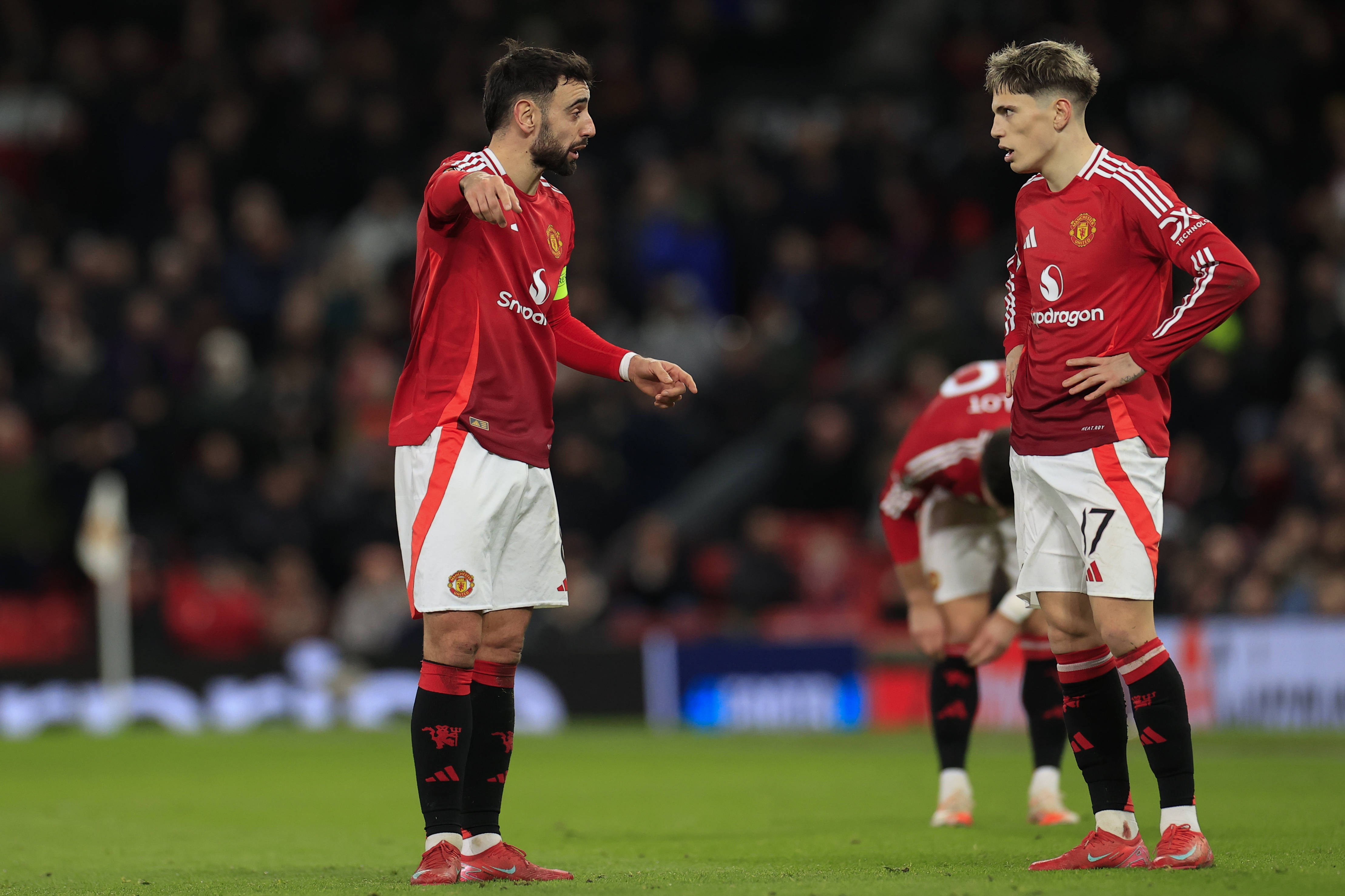  英媒：為了留下B費(fèi)，阿莫林愿意將梅努和加納喬出售