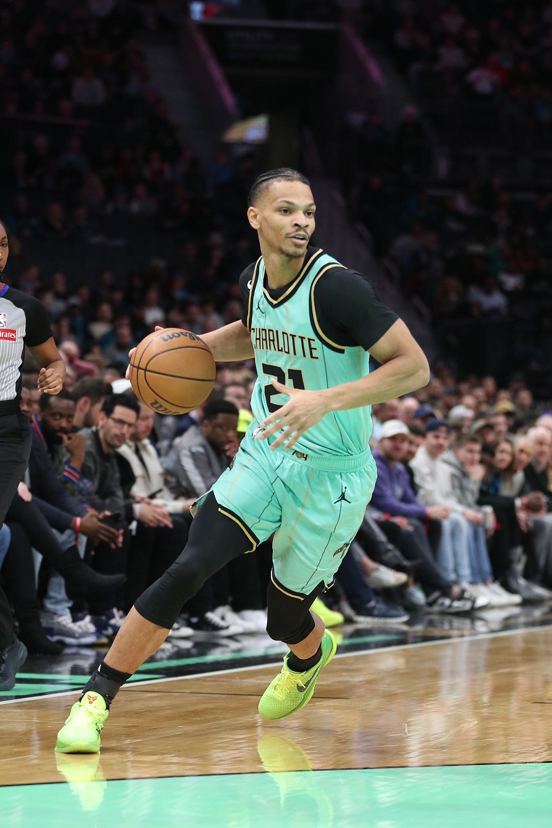  彈無虛發(fā)！以賽亞-王半場4中4拿到11分 追平生涯最高