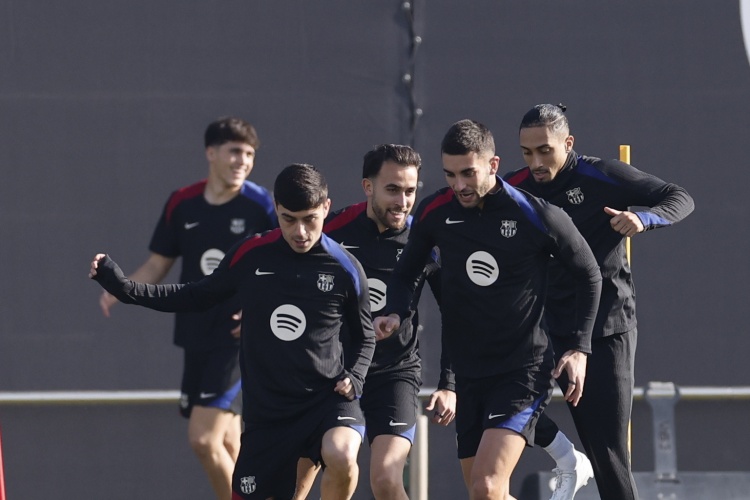  西媒：巴薩球員今天抵達(dá)訓(xùn)練基地，備戰(zhàn)與本菲卡的歐冠淘汰賽