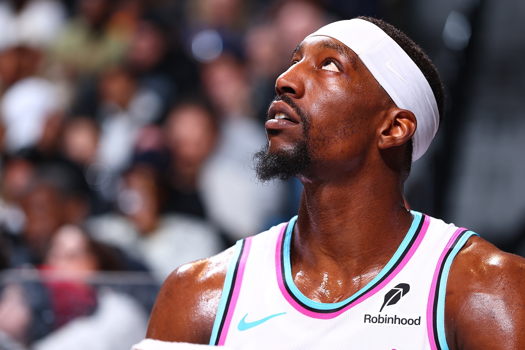  又是一條猛男！阿德巴約半場(chǎng)10中7砍下17分7板3助