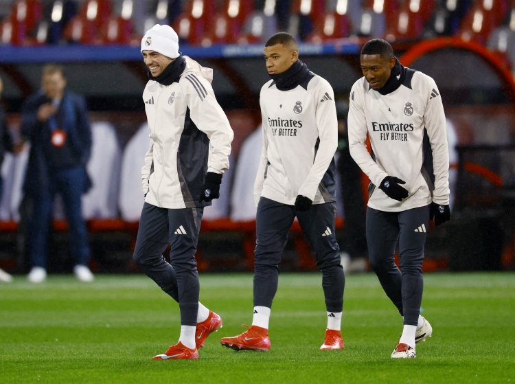  西媒：集中精力，對陣馬競前夜皇馬球員集體在基地中休息