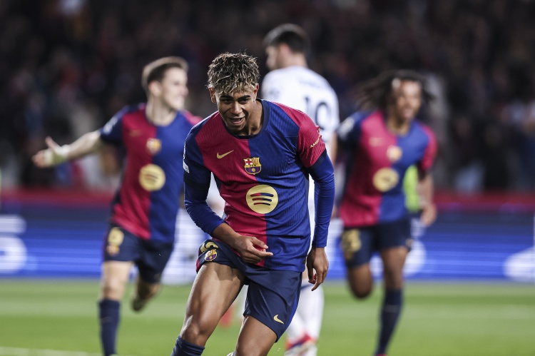  7.96分！亞馬爾是本賽季西甲目前評分最高的球員